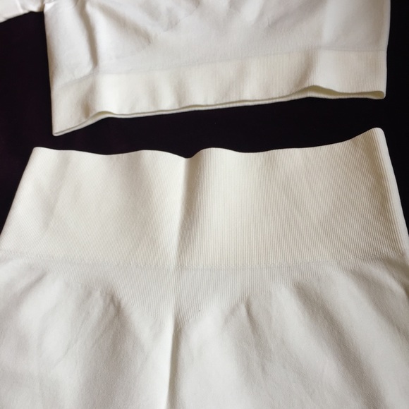 2Pc White Cream Seamless Set (Top + Shorts) - Picture 8 of 8